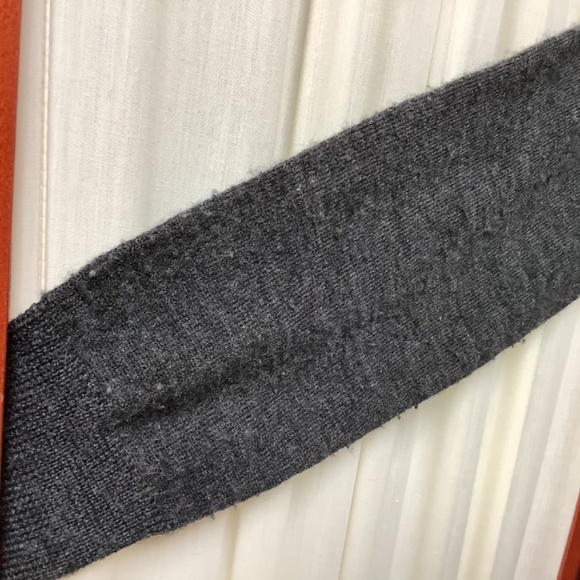 French Connection Wool Sweater With Polar Bear Size Medium - Picture 9 of 10